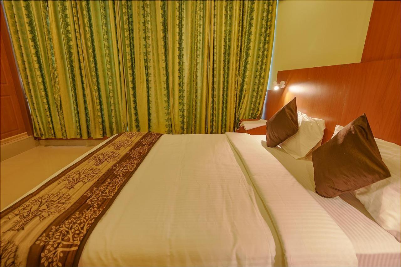Fabhotel The Btm Palace - Btm Layout Nr Gopalan Innovation Mall Бангалор Экстерьер фото